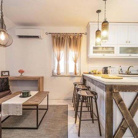 Appartamento Stylish 1Bd Flat With A Terrace Near The Centre Of Plovdiv By Flat Mаnager Esterno foto