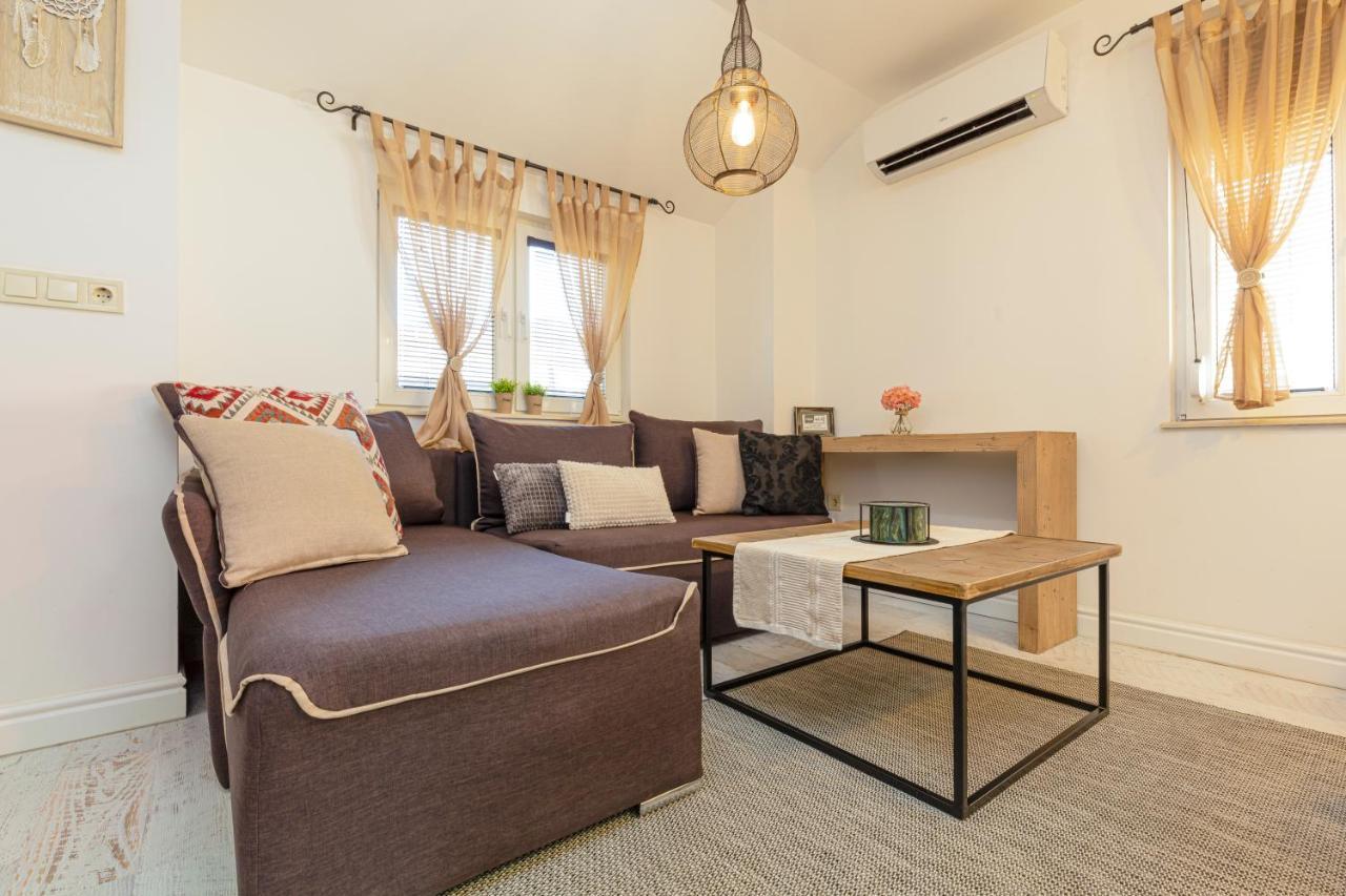 Appartamento Stylish 1Bd Flat With A Terrace Near The Centre Of Plovdiv By Flat Mаnager Esterno foto